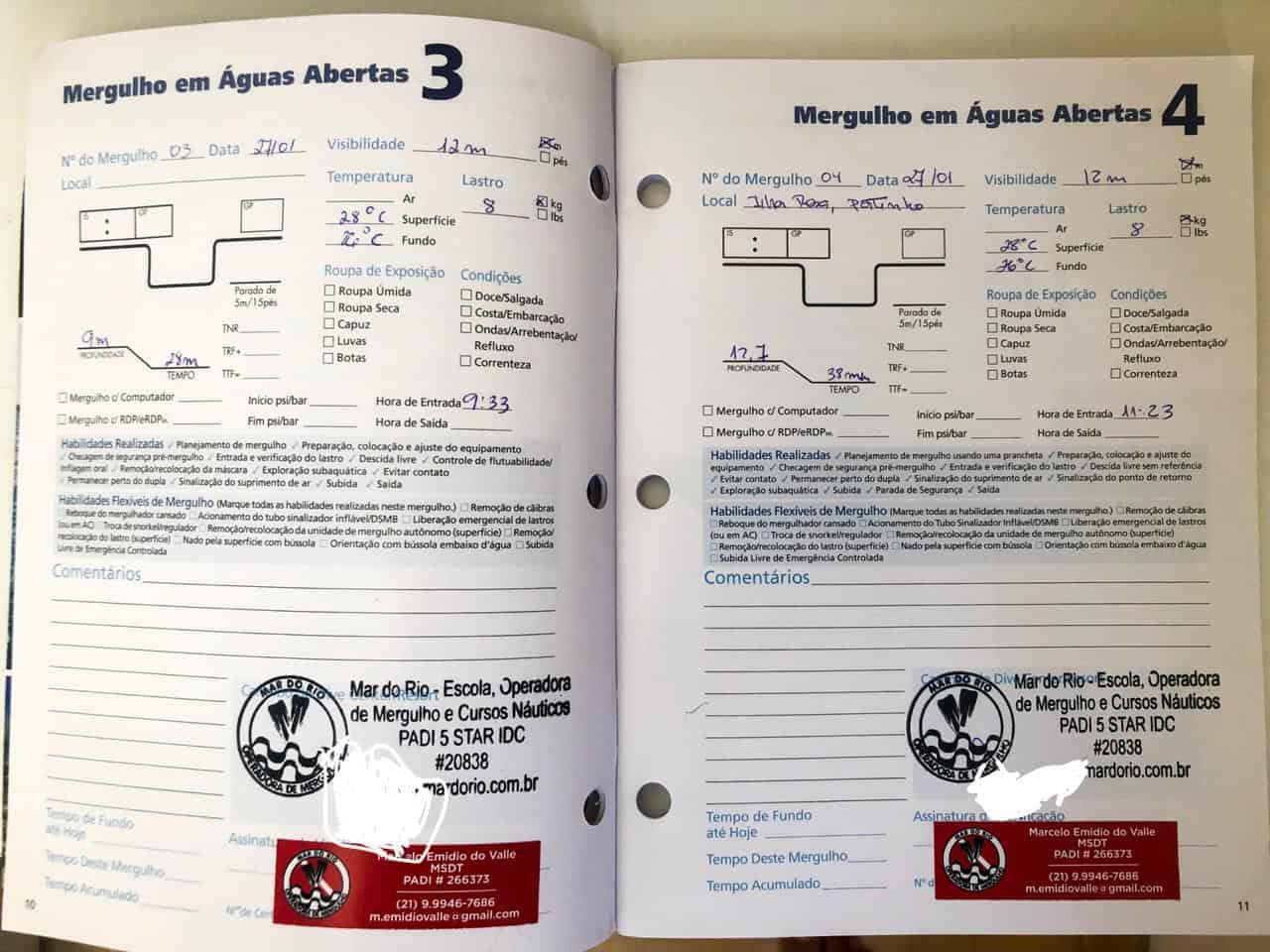 Caderno de mergulhos.