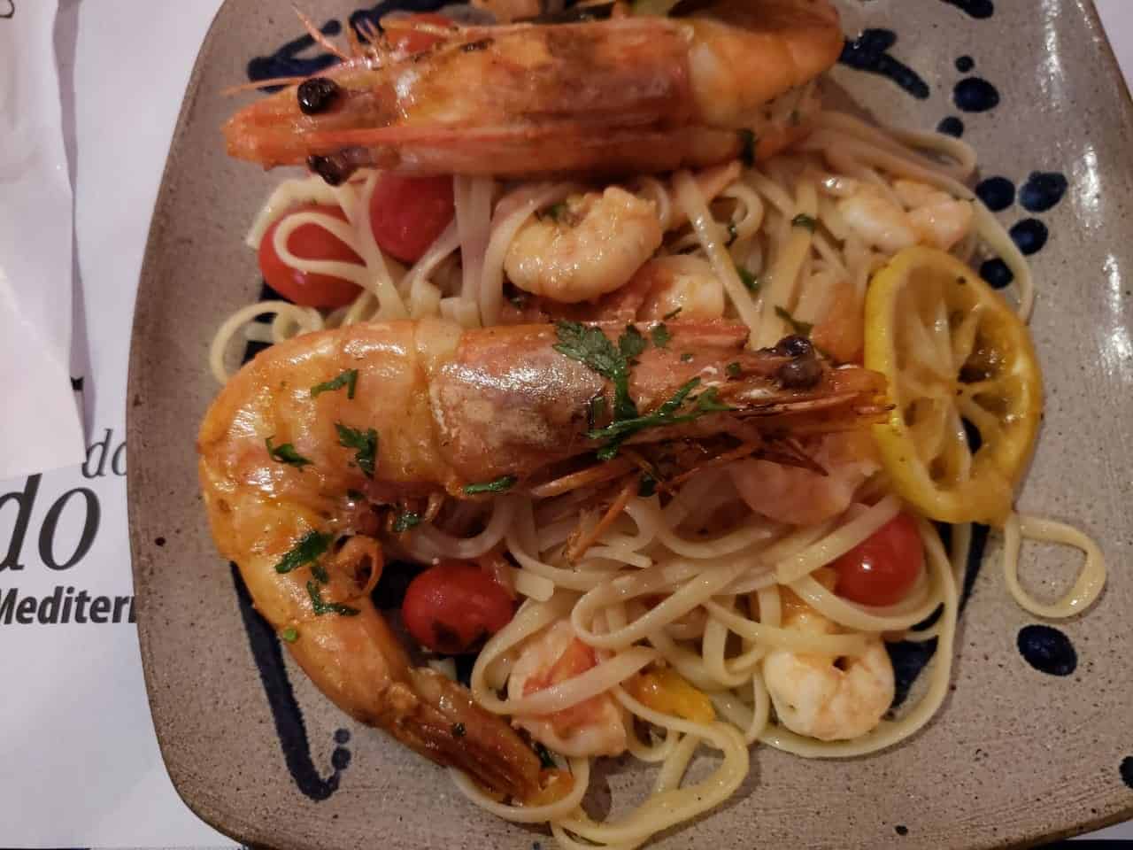 Gamberone alla Aquavite, dois camarões VG flambados na cachaça, camarão e tomate cereja, você escolhe a massa