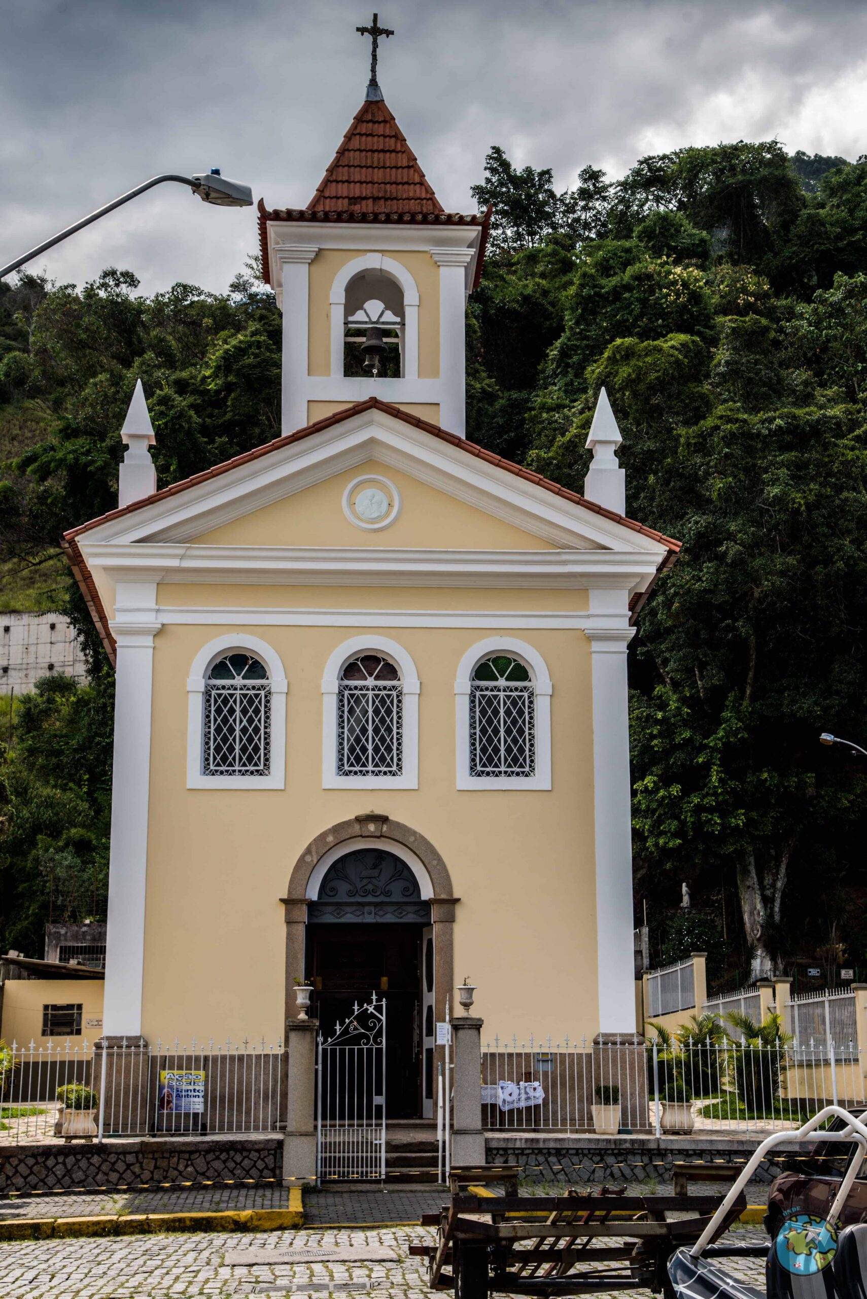 Praça do Suspiro, Igreja de Santo Antônio, O que fazer em Nova Friburgo.