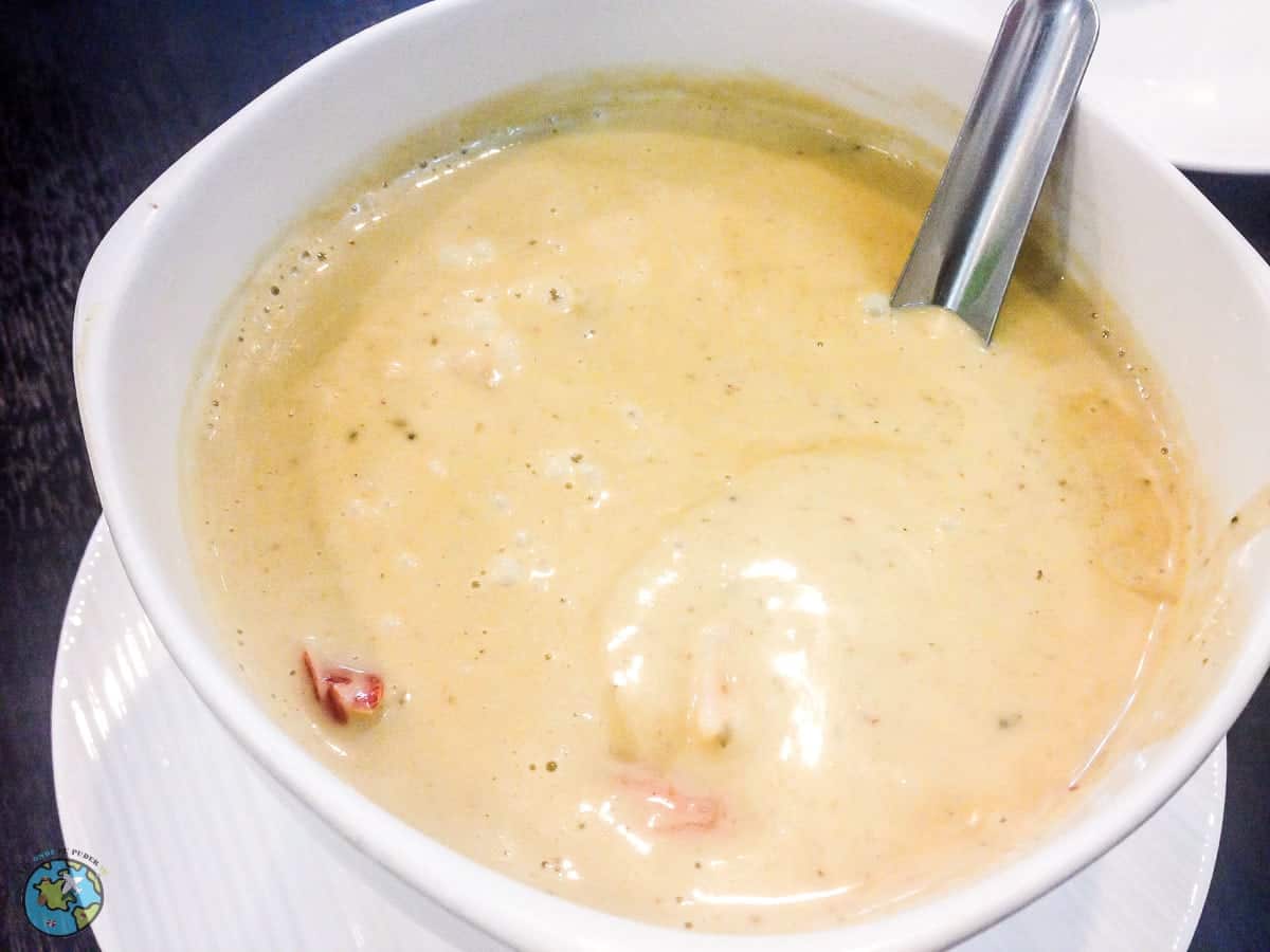Sopas. prato tipico da tailandia o que comer